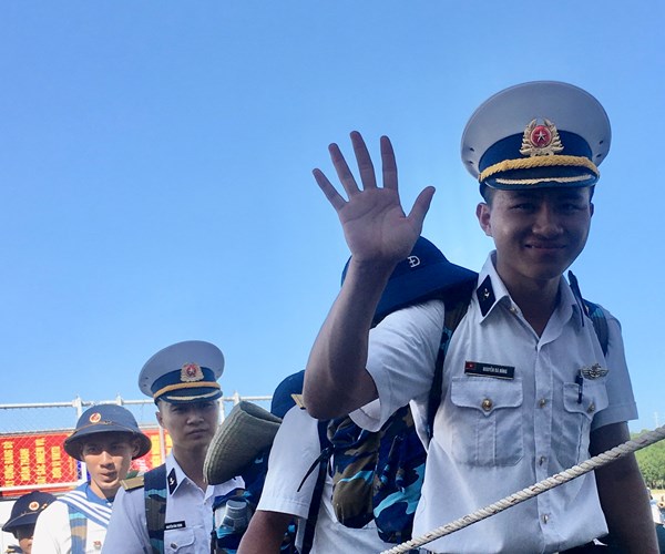 Kết thúc hải trình thăm tặng quà quân dân huyện đảo Trường Sa - Anh 3