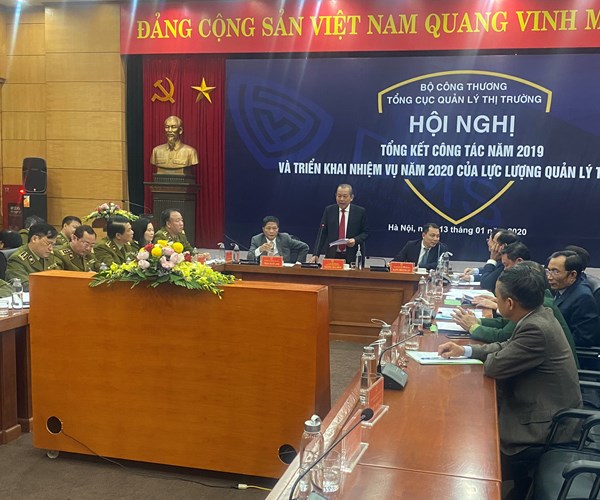 90.000 vụ buôn lậu, gian lận thương mại được phát hiện trong năm 2019 - Anh 1