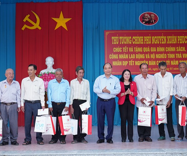 Không để người dân nào không có Tết vì bệnh quan liêu, xa dân - Anh 1