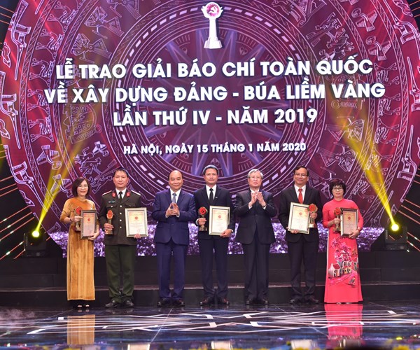 Thủ tướng: Từng nhà báo nêu cao trách nhiệm cao quý trước Đảng, trước nhân dân - Anh 2