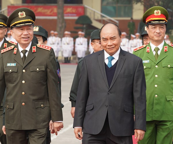Thủ tướng kiểm tra công tác sẵn sàng chiến đấu tại Bộ Tư lệnh Cảnh sát cơ động - Anh 2