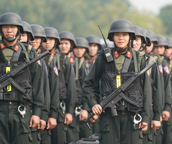 Thủ tướng kiểm tra công tác sẵn sàng chiến đấu tại Bộ Tư lệnh Cảnh sát cơ động - Anh 7