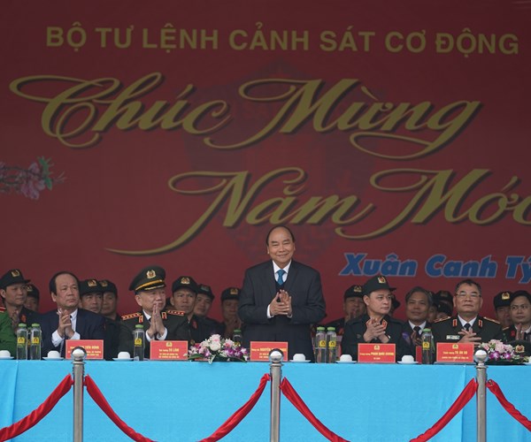 Thủ tướng kiểm tra công tác sẵn sàng chiến đấu tại Bộ Tư lệnh Cảnh sát cơ động - Anh 3