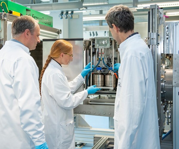 Phòng thí nghiệm Australia tiến hành nuôi cấy virus corona - Anh 1