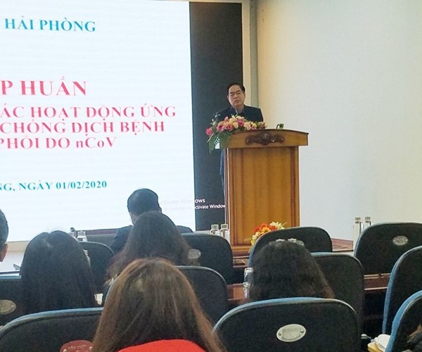 Hải Phòng: Phun thuốc khử khuẩn tại các trường học - Anh 1