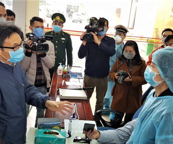 Phó Thủ tướng Vũ Đức Đam kiểm tra công tác phòng, chống dịch tại Quảng Ninh - Anh 2