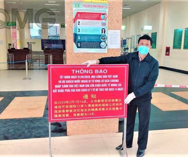 Quảng Ninh: Lấy mẫu bệnh phẩm của bệnh nhân tử vong ngoại viện tại Móng Cái xét nghiệm - Anh 1