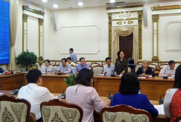 TP.HCM sẽ in 5 triệu tờ rơi, tài liệu, cẩm nang tuyên truyền về corona - Anh 1