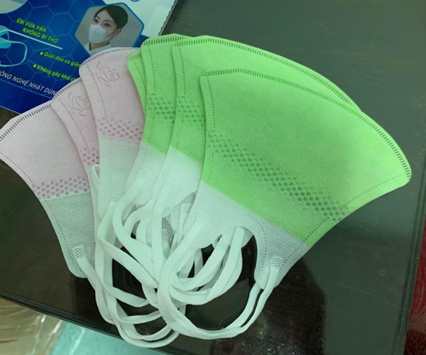 Đã thu giữ gần 500.000 khẩu trang y tế trôi nổi - Anh 1