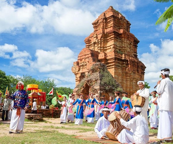 Bảo tồn và phát huy văn hóa đồng bào dân tộc Chăm - Anh 1