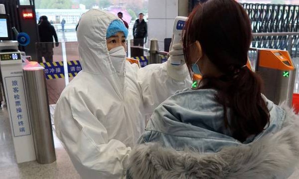 Cập nhật dịch virus corona: 103 người chết, thêm 2.097 trường hợp nhiễm nCoV - Anh 1