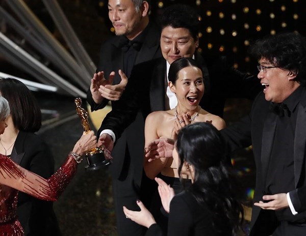 Giải Oscar 2020: Lượng người xem truyền hình thấp kỷ lục - Anh 1