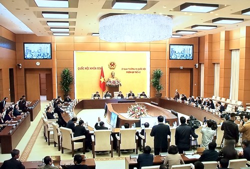 Bế mạc phiên họp thứ 42 của Ủy ban Thường vụ Quốc hội - Anh 1