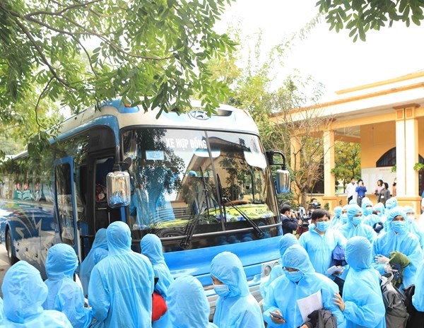 Vĩnh Phúc: Tăng cường hơn 160 cán bộ y tế về huyện Bình Xuyên - Anh 1