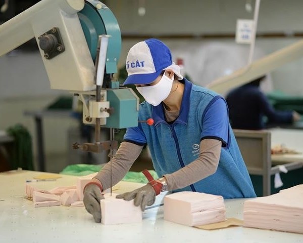 Vinatex tiếp tục nâng công suất cung ứng khẩu trang ra thị trường - Anh 2