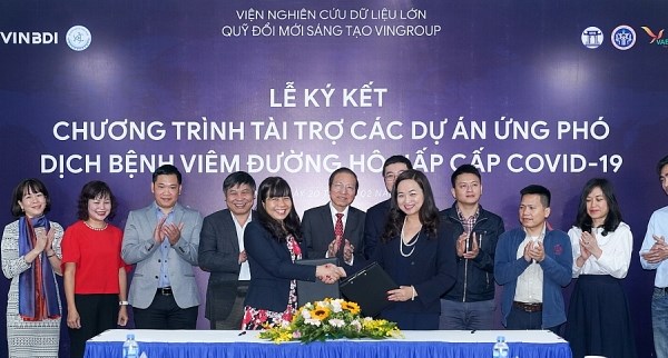 Vingroup tài trợ 20 tỉ đồng cho các nghiên cứu chống virus corona - Anh 2
