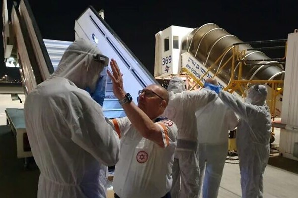 Israel tăng cường cách ly và ngăn chặn Covid-19 - Anh 1
