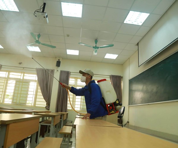 Các trường đại học vệ sinh, khử khuẩn, đón sinh viên trở lại ngày 2.3 - Anh 6