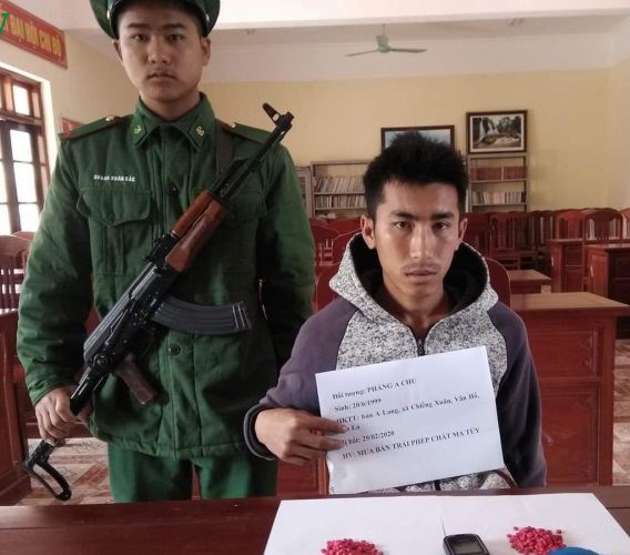 Liên tiếp bắt các đối tượng tàng trữ, mua bán trái phép ma túy - Anh 1