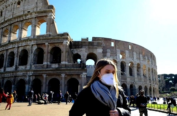 Tạm ngừng miễn thị thực đối với công dân Italia - Anh 1