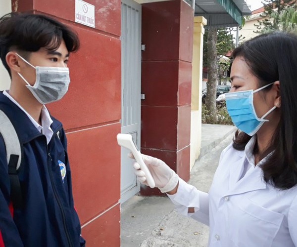 Hơn 97% học THPT tại Quảng Ninh đi học lại sau kỳ nghỉ dịch Covid-19 - Anh 1