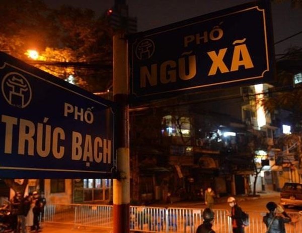 Giám sát chặt sức khỏe hộ dân quanh nhà ca nhiễm Covid -19 ở Hà Nội - Anh 1