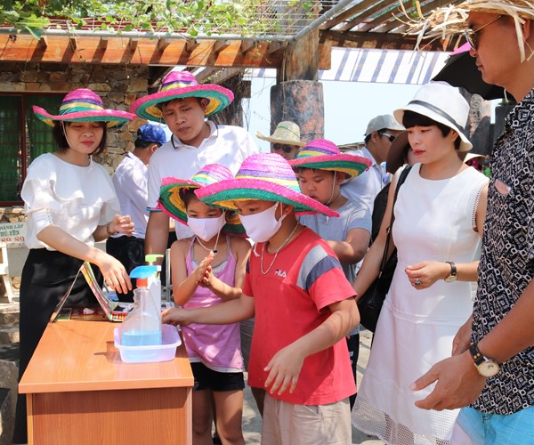 Hạn chế tối đa việc lây lan dịch qua đường du lịch - Anh 1
