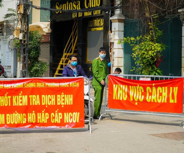 Khu cach ly Truc Bach sau 2 ngay cong bo ca nhiem Covid-19 - Anh 14