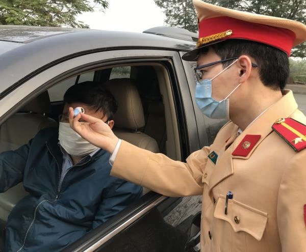 CSGT phải khai báo tình trạng sức khỏe của mình và người thân - Anh 1