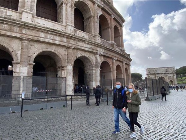 Italia: 368 ca tử vong, gần 3.000 ca mới mắc Covid-19 - Anh 1
