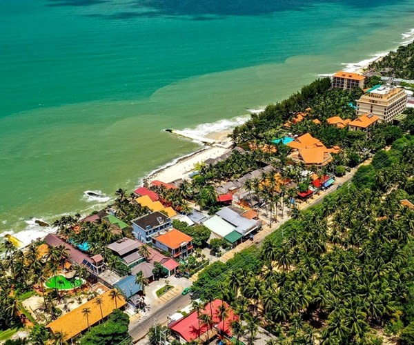 6.484 khách du lịch quốc tế đang lưu trú trên địa bàn tỉnh Bình Thuận - Anh 2