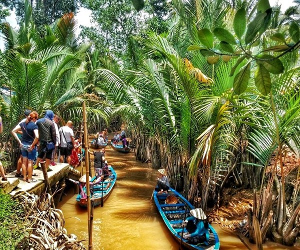Bến Tre, Quảng Ngãi dừng đón khách, không phân biệt đối xử với khách nước ngoài - Anh 1