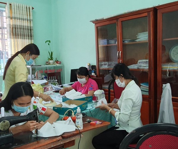 May khẩu trang phát miễn phí phòng, chống dịch Covid-19 - Anh 3