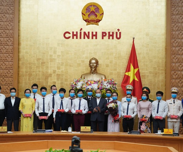 Thủ tướng: Huy động 6,3 triệu đoàn viên tham gia, hỗ trợ công tác khai báo y tế - Anh 2