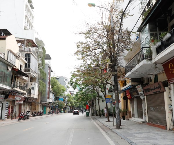 Ha Noi: Cac ho kinh doanh ung ho quyet dinh tam dung hoat dong - Anh 11