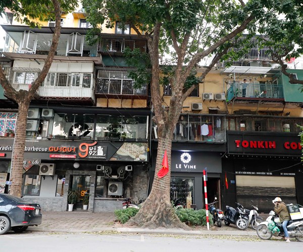 Ha Noi: Cac ho kinh doanh ung ho quyet dinh tam dung hoat dong - Anh 3