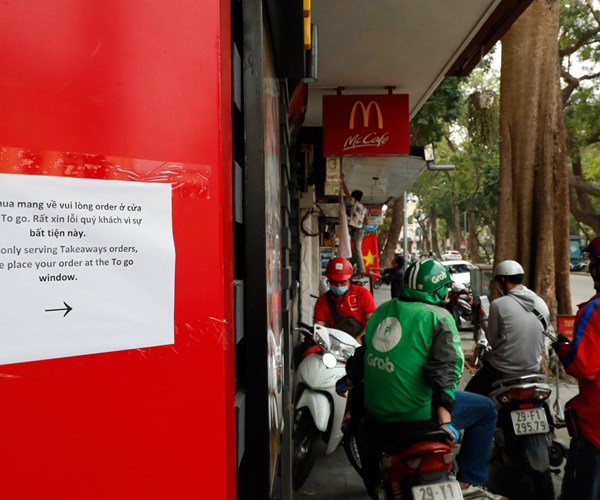 Ha Noi: Cac ho kinh doanh ung ho quyet dinh tam dung hoat dong - Anh 6