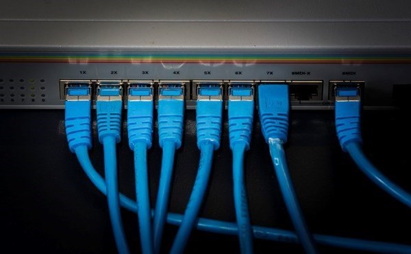 Covid-19 đang gây áp lực rất lớn lên hệ thống Internet toàn cầu - Anh 1