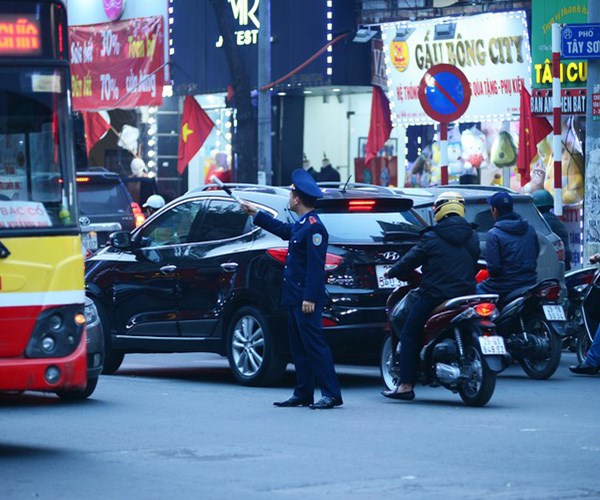 Hà Nội đã thu hồi phương án lập 26 chốt, ngăn người ra vào Thủ đô - Anh 1