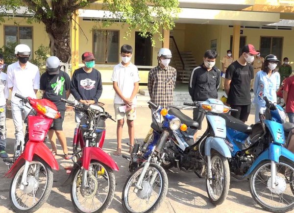 Hàng chục đối tượng đua xe bị bắt giữ tại Kiên Giang - Anh 1