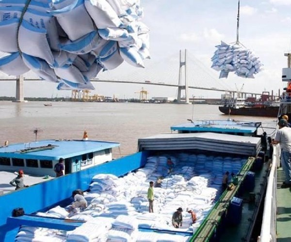Thủ tướng chỉ đạo tháo gỡ khó khăn cho xuất khẩu gạo - Anh 1