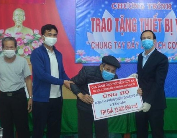 Cụ ông 95 tuổi ở Hải Dương trao tặng 2 tấn gạo chống dịch - Anh 1