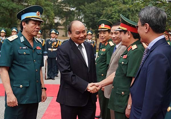Thủ tướng thăm lực lượng nòng cốt bảo vệ không phận, mặt đất, biển đảo của Tổ quốc - Anh 2
