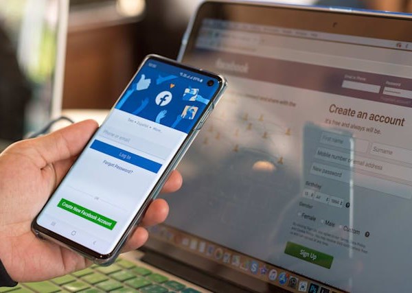 Facebook phát hành công cụ chuyển ảnh, video dễ dàng qua Google Photos - Anh 1