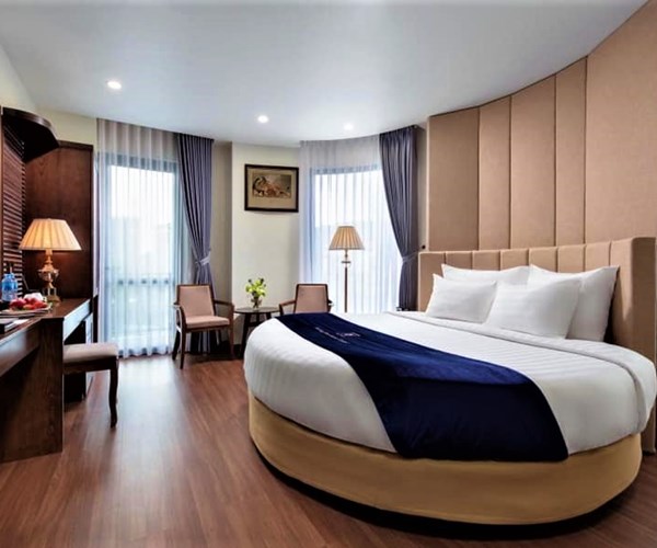 Cán bộ, hướng dẫn viên, nhân viên du lịch không đưa thông tin sai sự thật về tình hình dịch Covid-19 - Anh 1