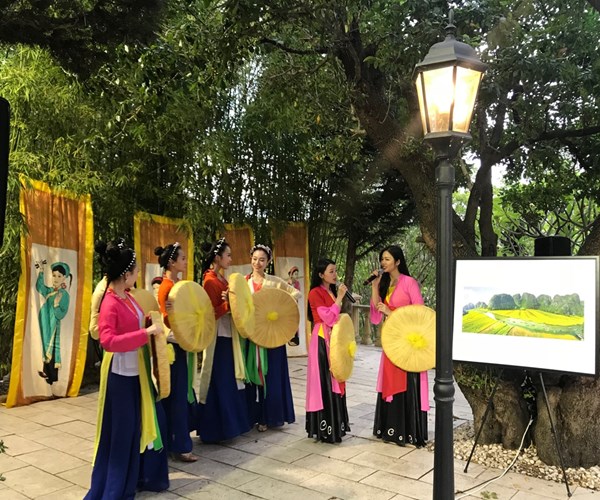 Giao lưu nghệ thuật những sắc màu văn hóa dân tộc Việt Nam ở Australia - Anh 4