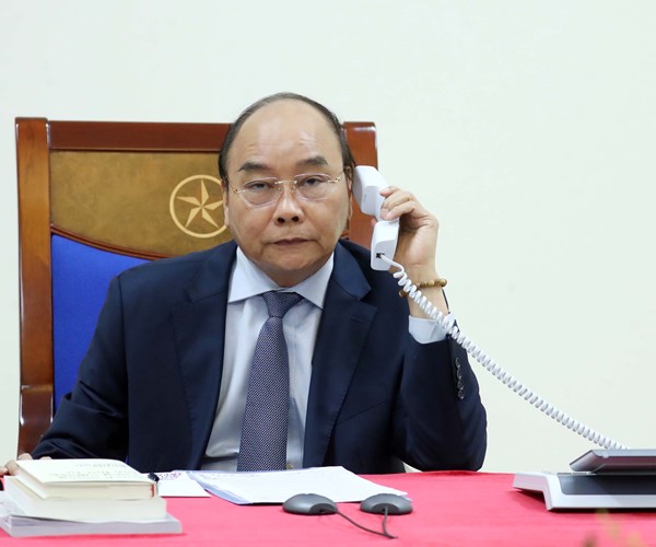 Thủ tướng Nguyễn Xuân Phúc điện đàm với Thủ tướng Nhật Bản - Anh 1