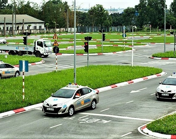 Lùi thời gian thi sát hạch bằng lái xe đến 1.8 - Anh 1