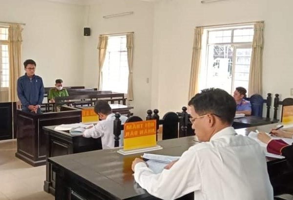 Xử phạt 9 tháng tù treo đối tượng giả mạo Facebook tung tin sai sự thật - Anh 1