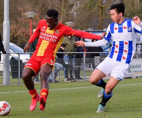 Đoàn Văn Hậu sáng cửa được SC Heerenveen gia hạn hợp đồng thêm 1 năm - Anh 2